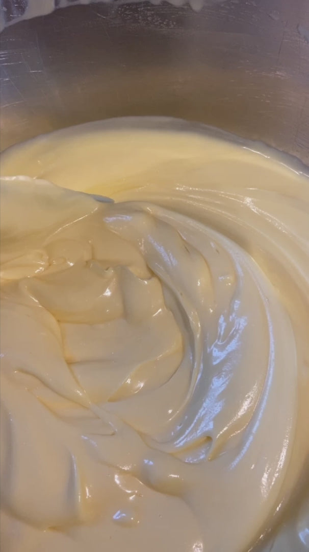 Last inn video: Ansiktskrem med rødkløver - Tilbud!